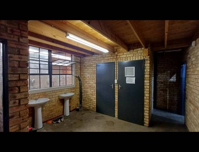 INDUSTRIAL PROPERTY TO RENT IN HENNOPSPARK